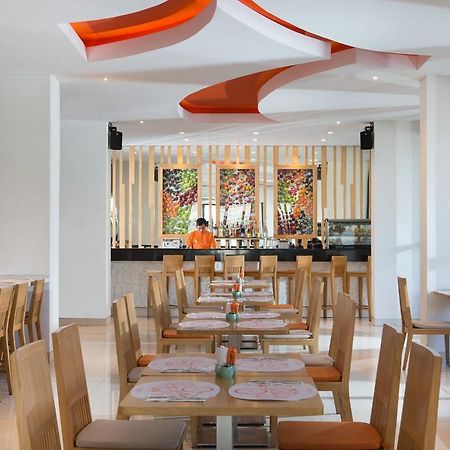 Harris Hotel Raya 꾸따 외부 사진