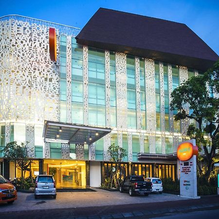 Harris Hotel Raya 꾸따 외부 사진