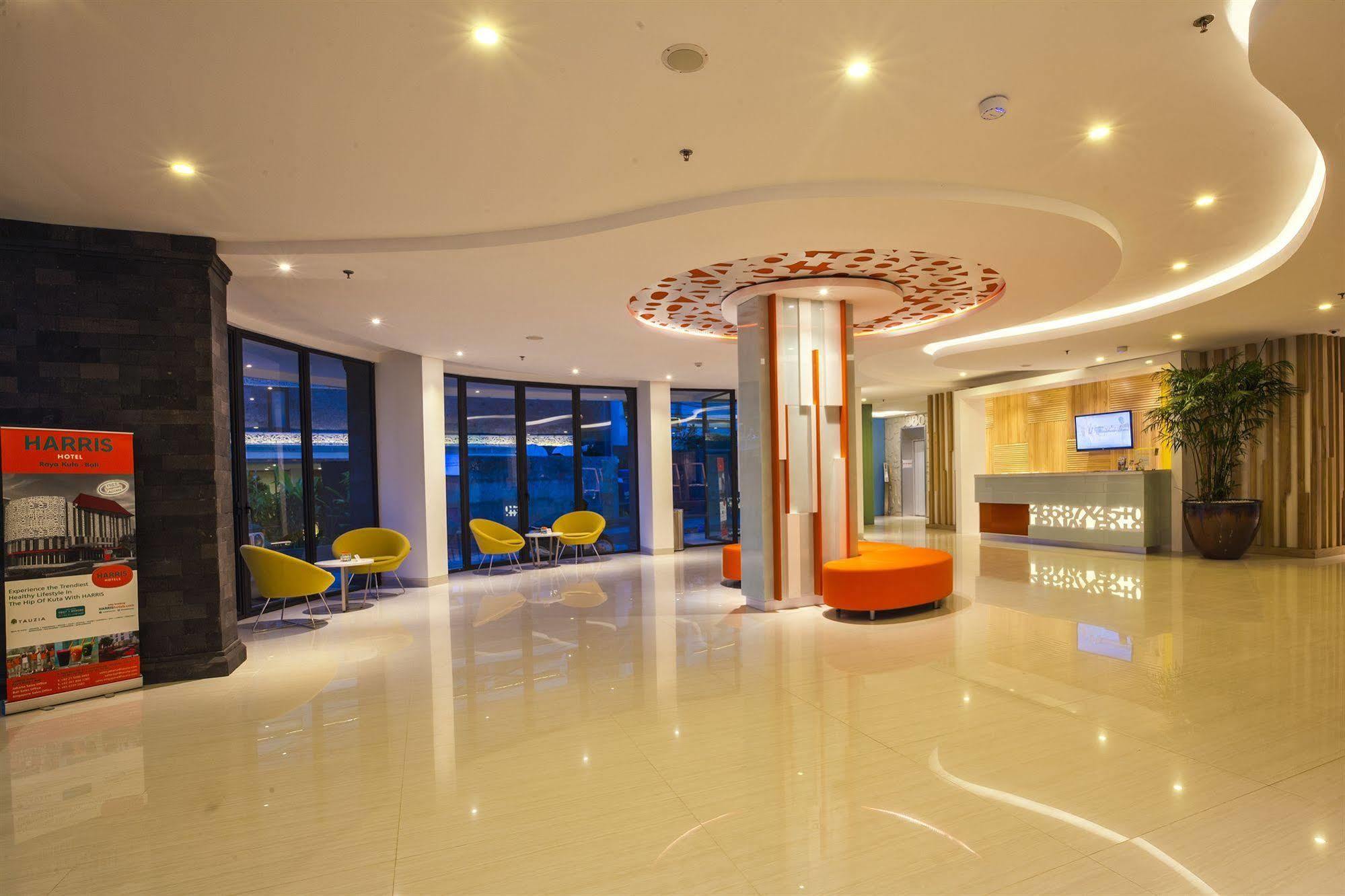 Harris Hotel Raya 꾸따 외부 사진