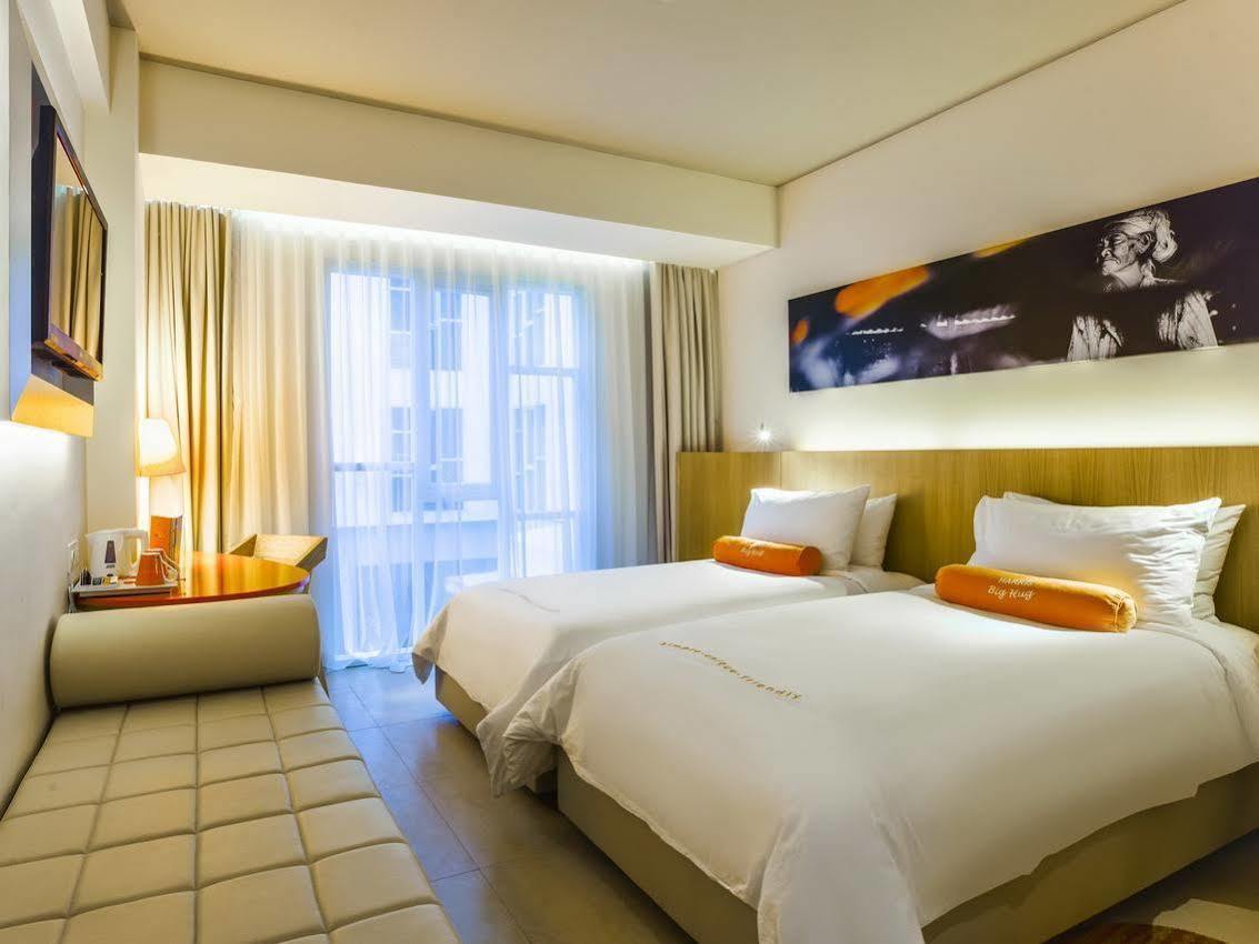 Harris Hotel Raya 꾸따 외부 사진