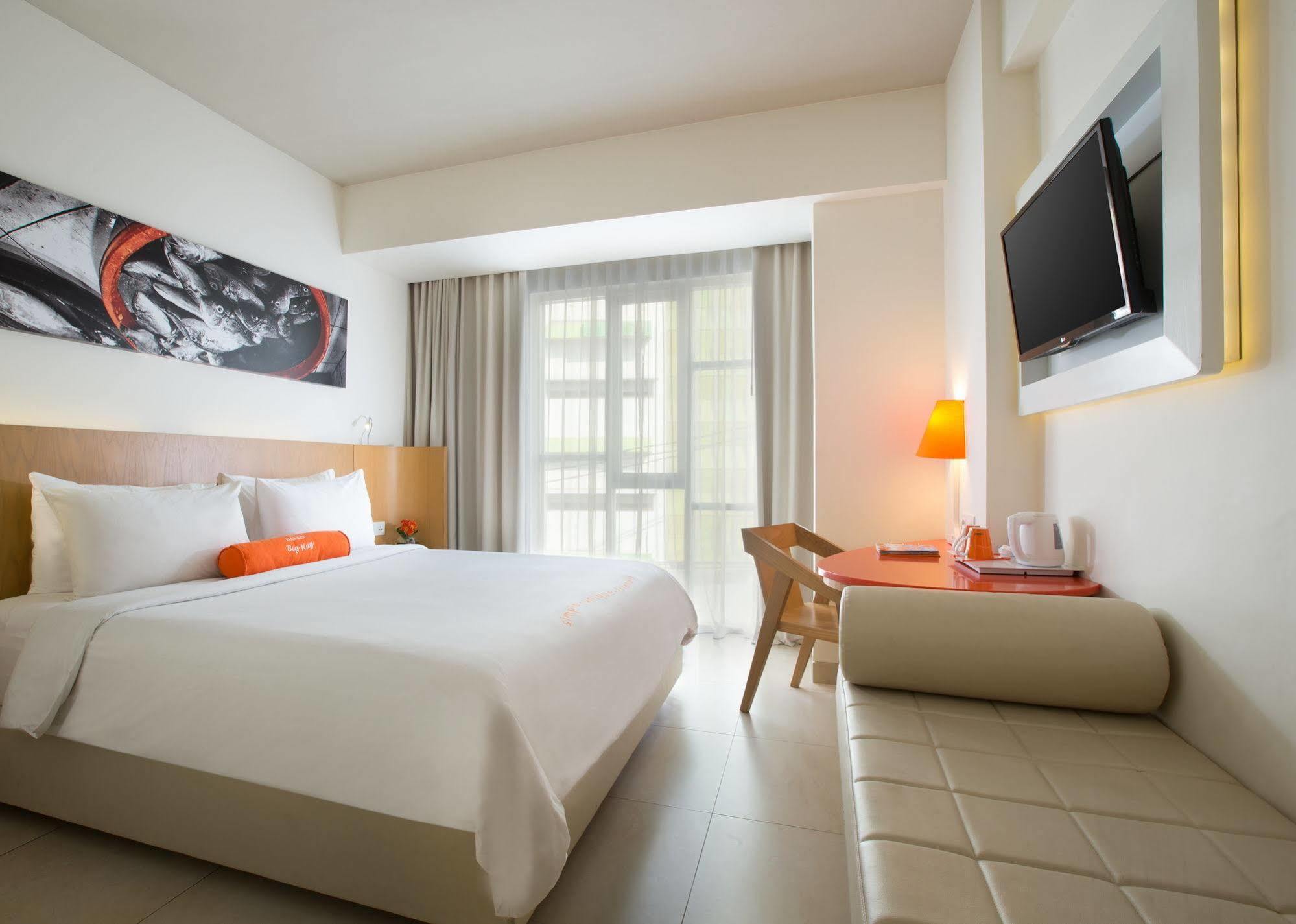 Harris Hotel Raya 꾸따 외부 사진