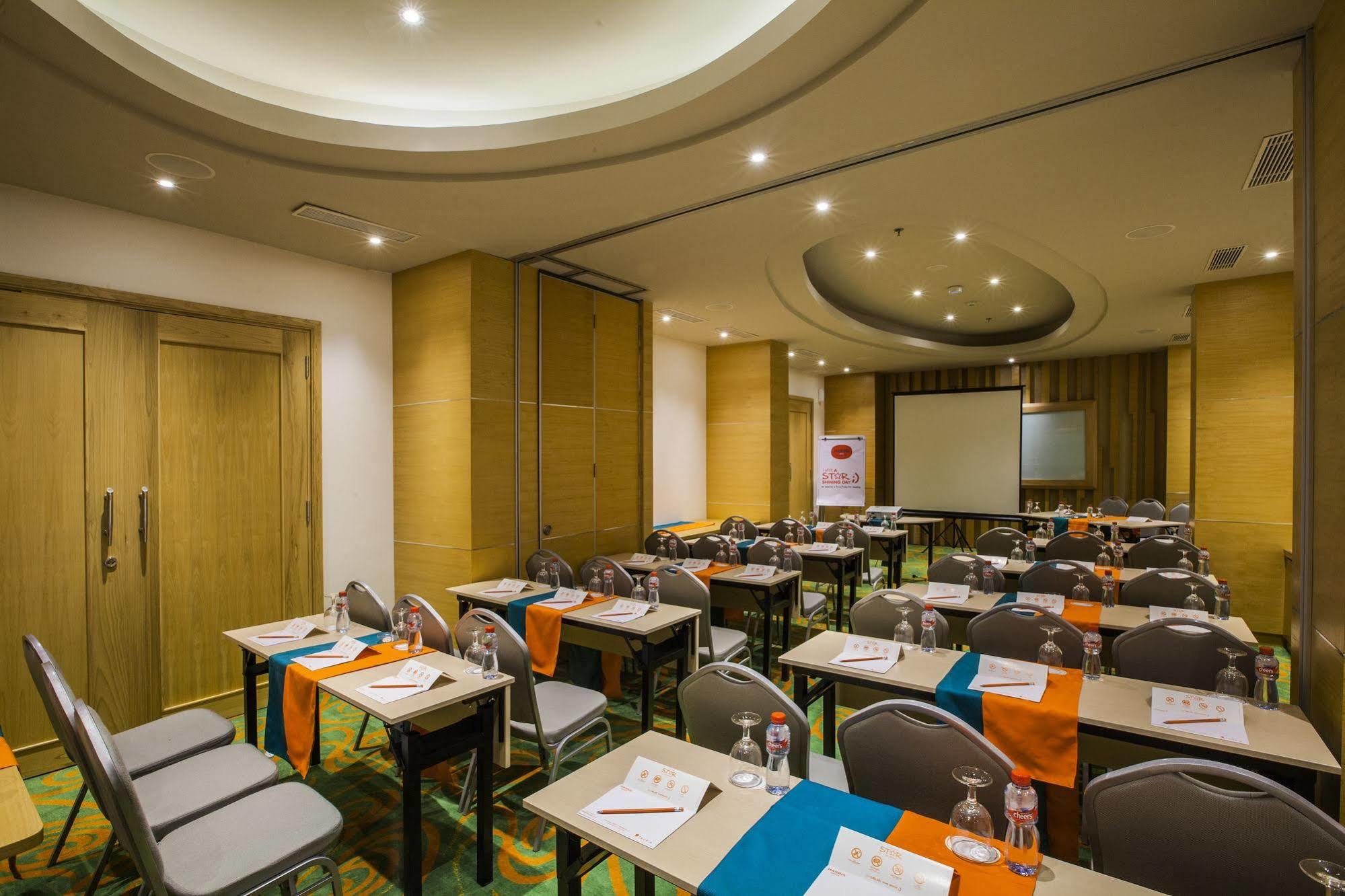 Harris Hotel Raya 꾸따 외부 사진