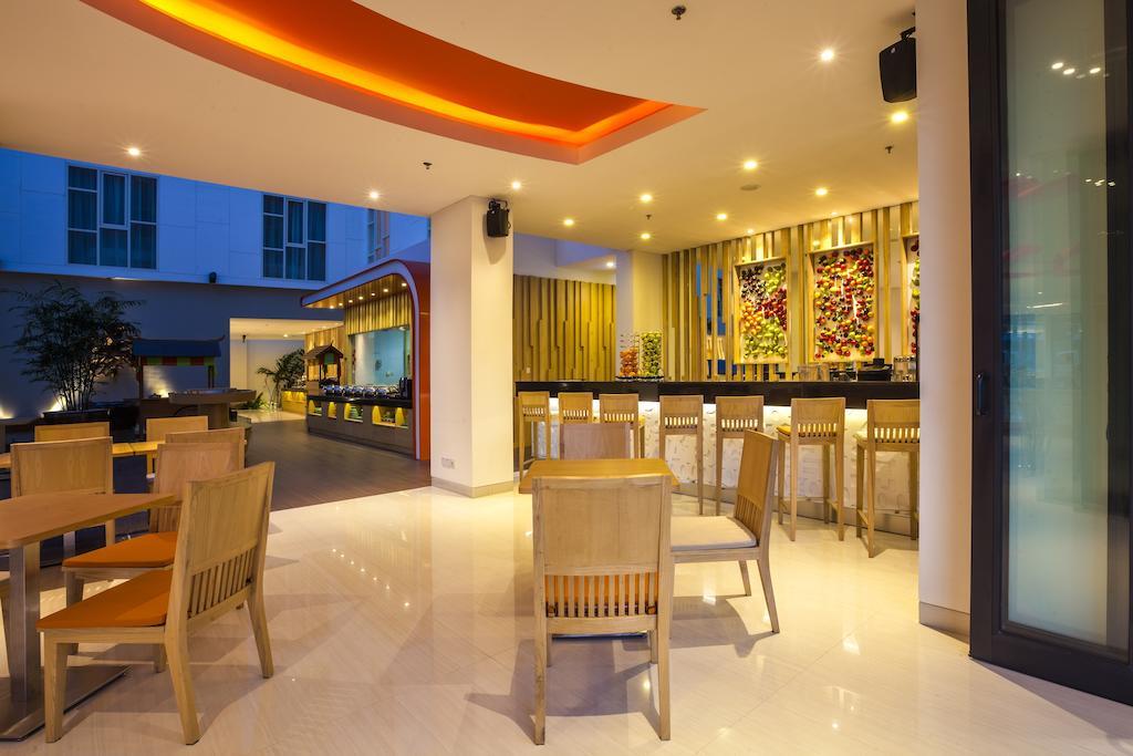 Harris Hotel Raya 꾸따 외부 사진